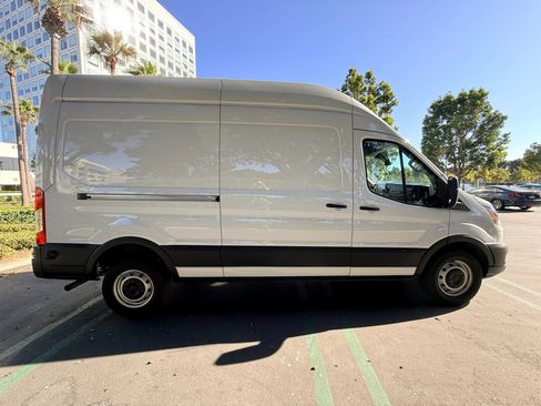 Used 2024 Ford Transit 250 148 High Roof RWD image 5