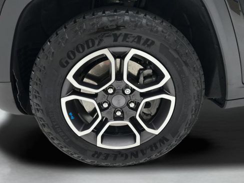 Used 2023 Jeep Grand Cherokee Trailhawk w/ Advanced Protech Group II AWD/4WD image 9