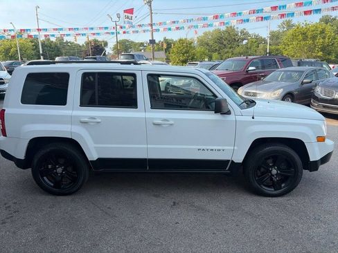 Used 2016 Jeep Patriot Latitude FWD image 4