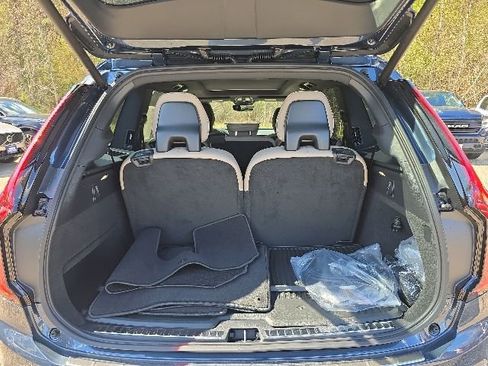 New 2026 Volvo XC90 T8 Ultra w/ Protection Package Premier AWD/4WD image 18