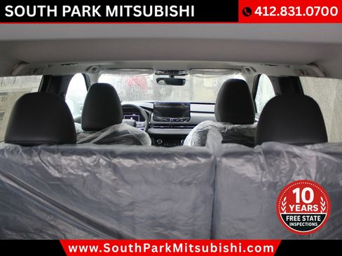 New 2025 Mitsubishi Outlander SE image 12