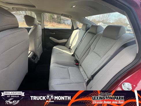 Used 2025 Honda Accord SE image 11