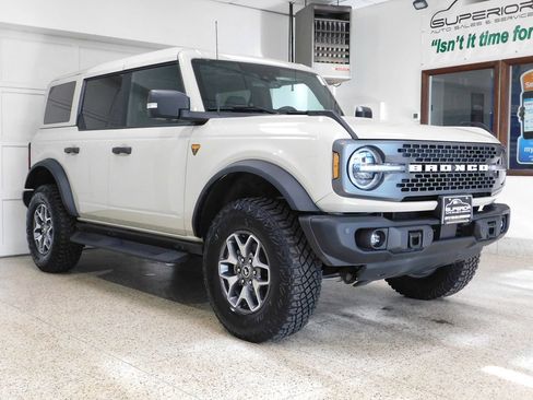 Used 2025 Ford Bronco Badlands AWD/4WD image 6