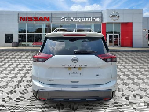 Certified 2025 Nissan Rogue SL w/ SL Premium Package FWD image 3