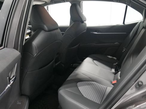 Used 2024 Toyota Camry SE image 12