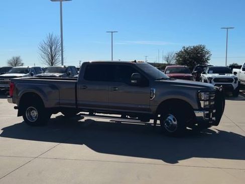 Used 2019 Ford F350 Lariat w/ Lariat Value Package image 2