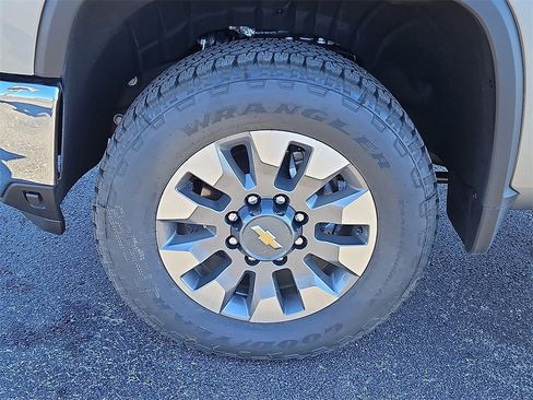 Used 2026 Chevrolet Silverado 2500 LT image 13