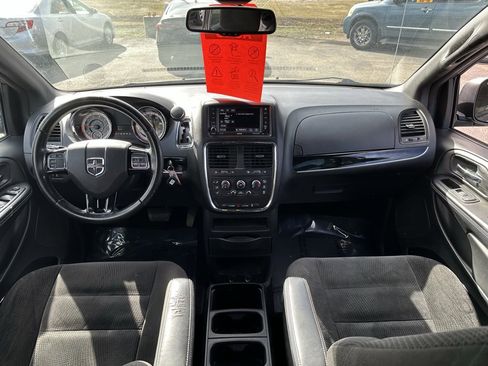 Used 2017 Dodge Grand Caravan SE image 22