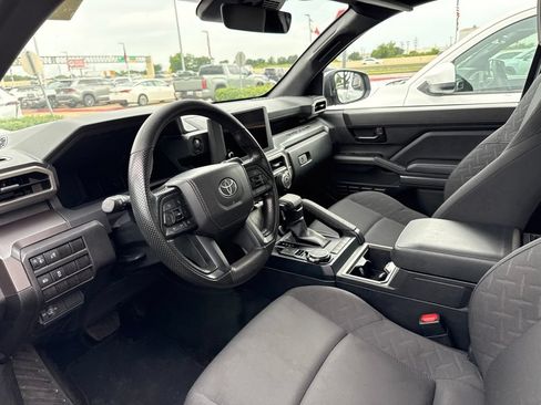 Used 2025 Toyota Tacoma SR5 AWD/4WD image 4