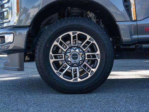 Used 2024 Ford F250 Limited w/ FX4 Off-Road Package image 9