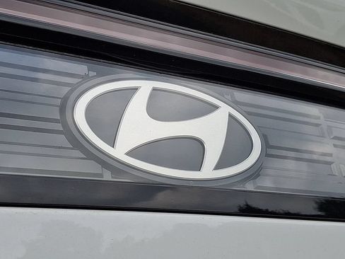 New 2025 Hyundai Sonata SEL FWD image 18