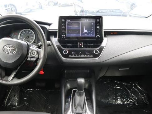 Used 2020 Toyota Corolla LE FWD image 17