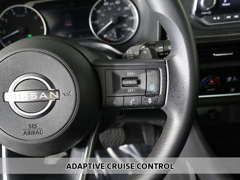 Used 2024 Nissan Rogue SV AWD/4WD image 3