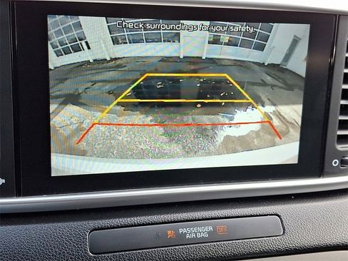 Used 2022 Kia Sportage Nightfall Edition image 4