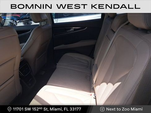 Used 2023 Lincoln Nautilus AWD w/ Premium Package image 18