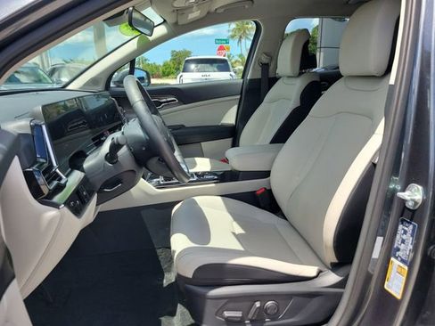 Certified 2024 Kia Sportage EX FWD image 18