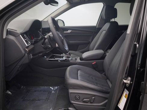 Used 2023 Audi Q5 2.0T Premium w/ Convenience Package image 6