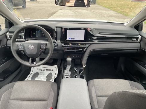 Used 2025 Toyota Camry LE image 21