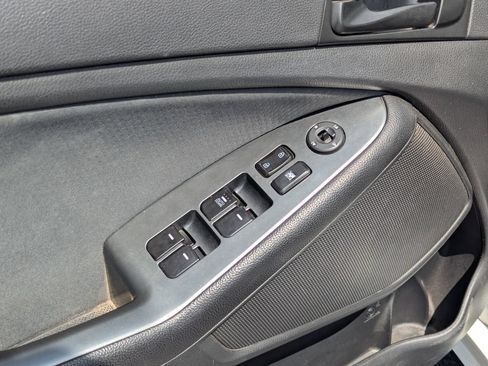 Used 2015 Kia Optima LX FWD image 14