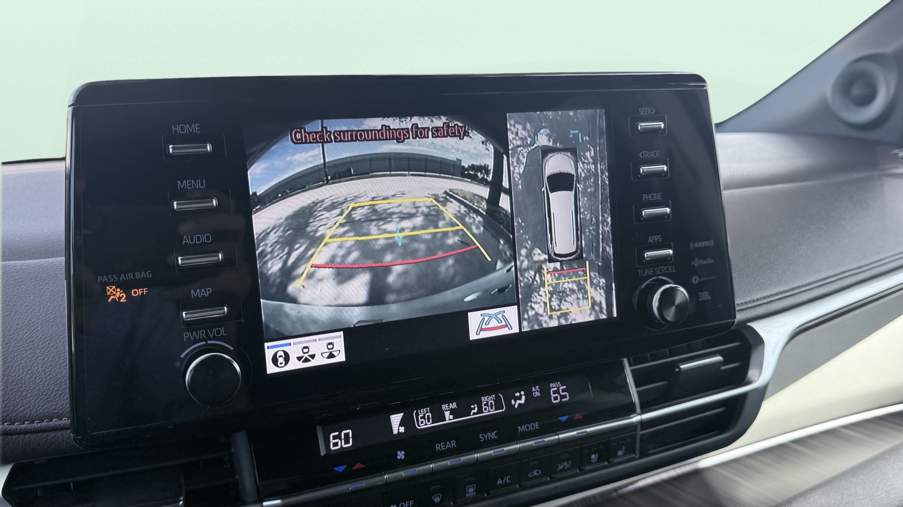 Used 2022 Toyota Sienna Platinum FWD image 68