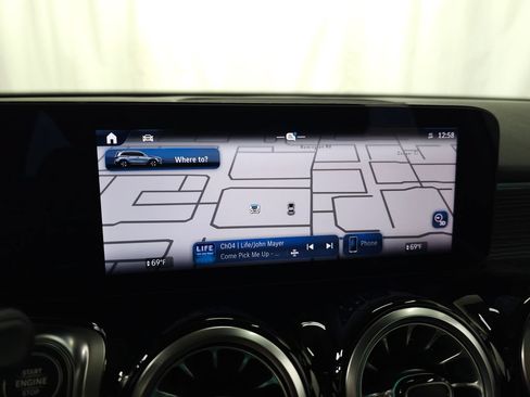 Used 2024 Mercedes-Benz GLB 250 4MATIC image 26