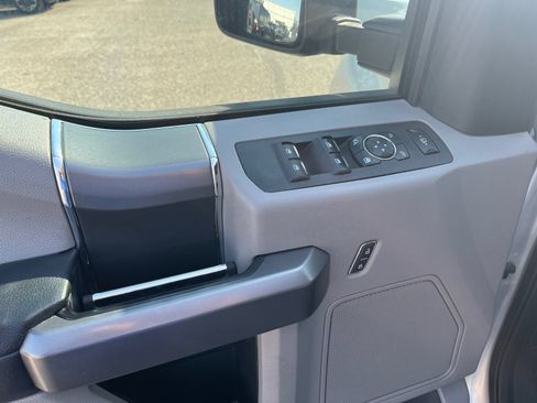 Used 2018 Ford F250 XLT w/ XLT Premium Package AWD/4WD image 17
