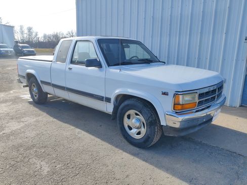 Used 1995 Dodge Dakota Sport image 2