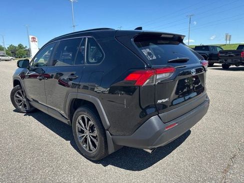 Certified 2023 Toyota RAV4 XLE Premium AWD/4WD image 5