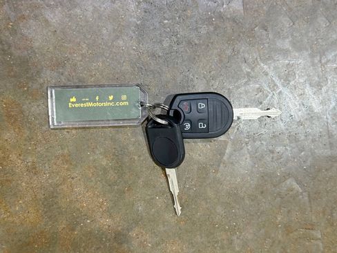 Used 2015 Ford F250 Lariat w/ Lariat Interior Package image 54