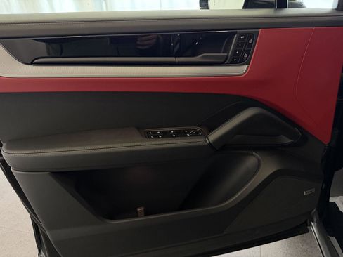 New 2026 Porsche Cayenne image 15