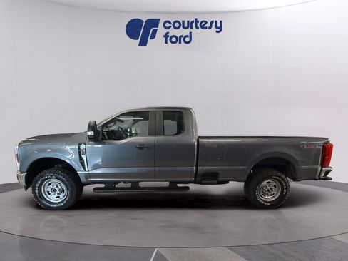 Certified 2024 Ford F250 XL w/ XL Off-Road Package AWD/4WD image 4