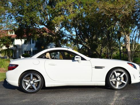 Used 2015 Mercedes-Benz SLK 250 image 37
