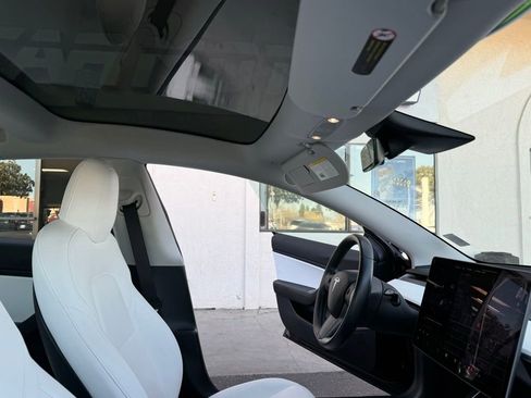 Used 2019 Tesla Model 3 Standard Range Plus image 26