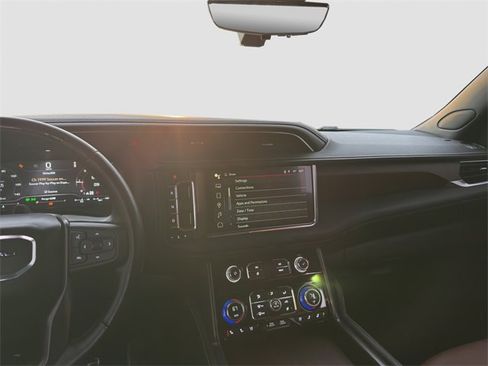 Used 2024 GMC Yukon Denali Ultimate image 15