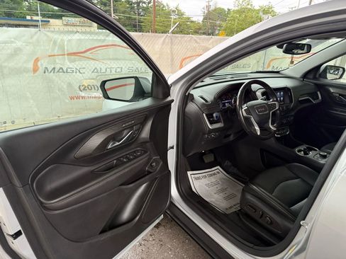 Used 2022 GMC Terrain SLT image 14