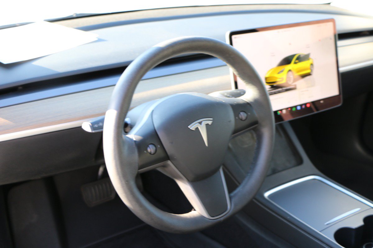 Used 2023 Tesla Model 3 Standard Range RWD image 15