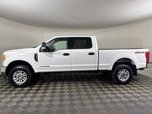 Used 2017 Ford F250 XLT AWD/4WD image 7
