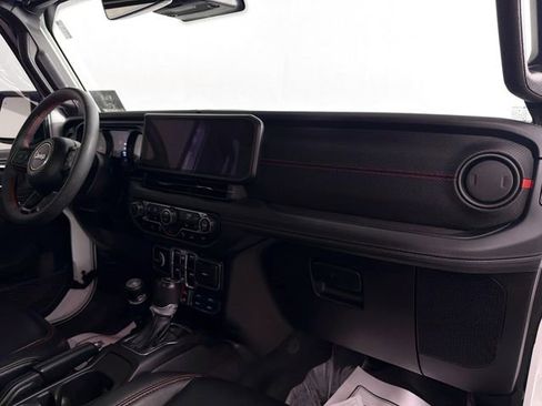 Used 2024 Jeep Wrangler Unlimited Rubicon image 31