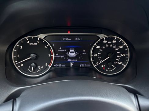 Used 2025 Nissan Altima 2.5 SV FWD image 41