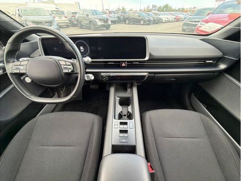 Used 2024 Hyundai Ioniq 6 SE RWD image 4
