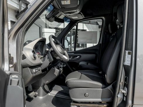 Used 2025 Mercedes-Benz Sprinter 2500 image 12