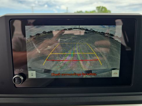 Used 2025 Toyota Tacoma SR image 18