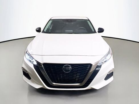 Used 2021 Nissan Altima 2.5 SR image 2