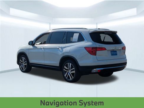 Used 2017 Honda Pilot Touring image 4