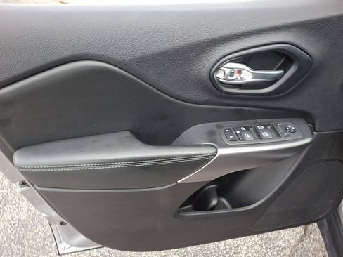 Certified 2022 Jeep Cherokee Latitude Lux w/ Sun & Sound Group image 14