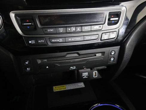 Used 2019 Honda Pilot Touring image 55