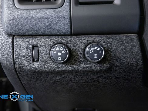 Used 2020 Chevrolet Colorado Z71 AWD/4WD image 13