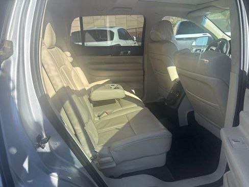 Used 2018 Lincoln MKT AWD w/ Technology Package image 3