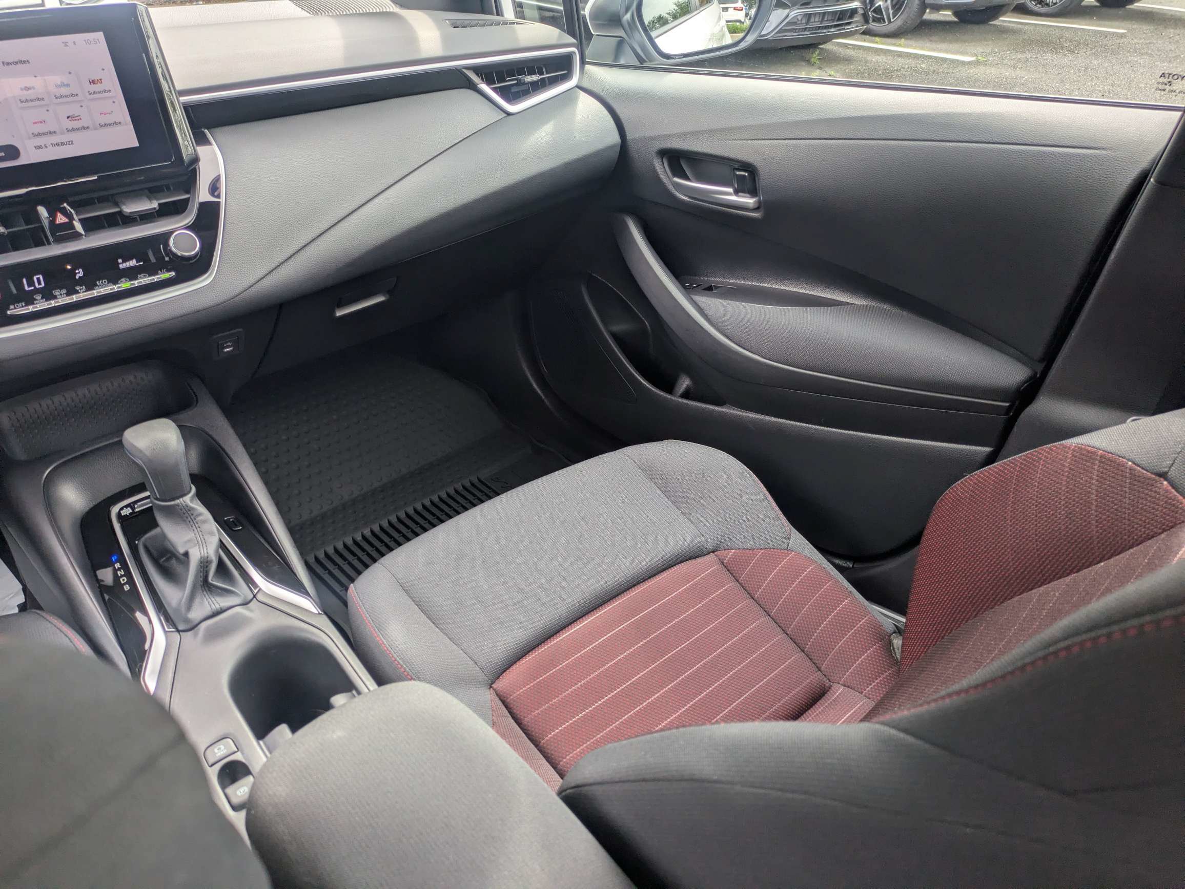 Used 2026 Toyota Corolla SE FWD image 15