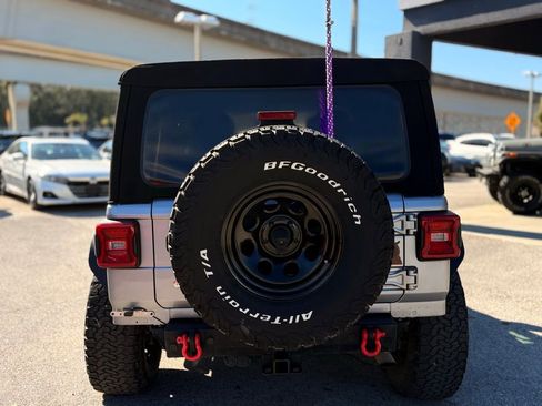 Used 2018 Jeep Wrangler Unlimited Sport S image 6